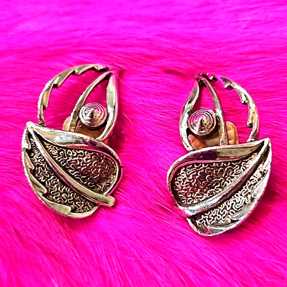 SARAH COVENTRY TEXTURED LEAF CLIP ON EARRINGS